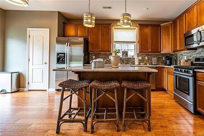 Foto del edificio - 4063 Yorktown Rd