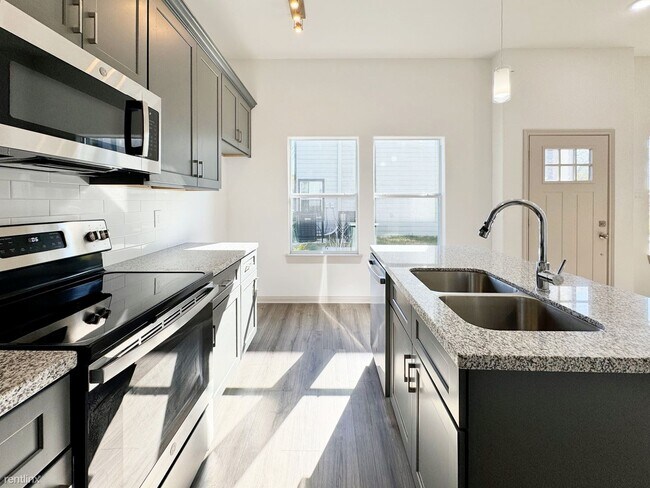 Building Photo - 3 br, 2 bath House - 4423 Brinkley St A A