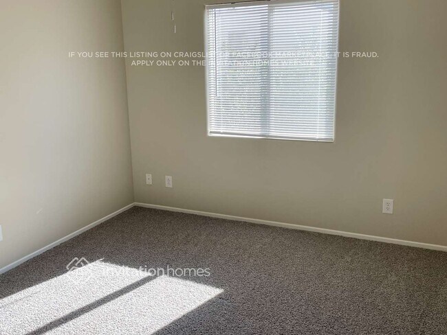 Foto del edificio - 10619 Gibbous Moon Dr