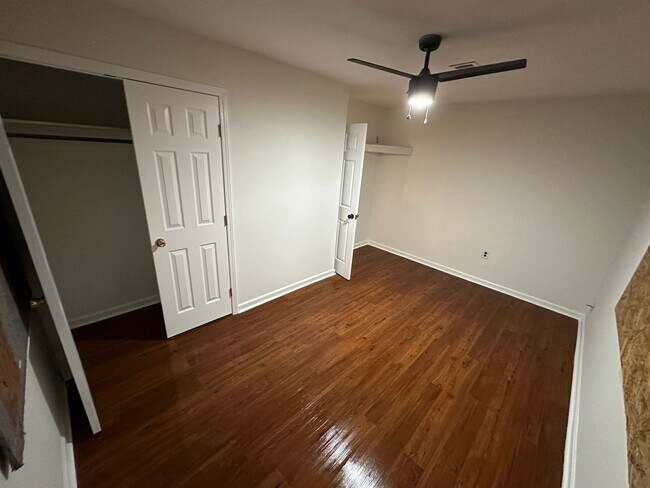 Foto del edificio - 3535 Farwood Dr