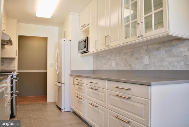 Foto del edificio - 2850 Dover Ln