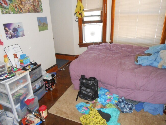 Foto del edificio - 4 Bed 2 Bath close to UWEC!