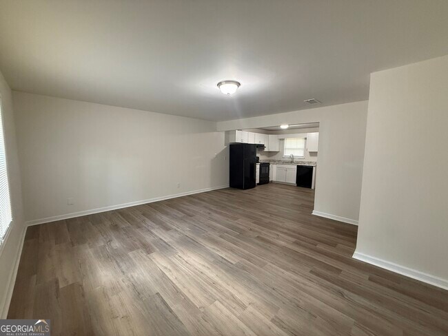 Foto del edificio - 345 Rustwood Dr