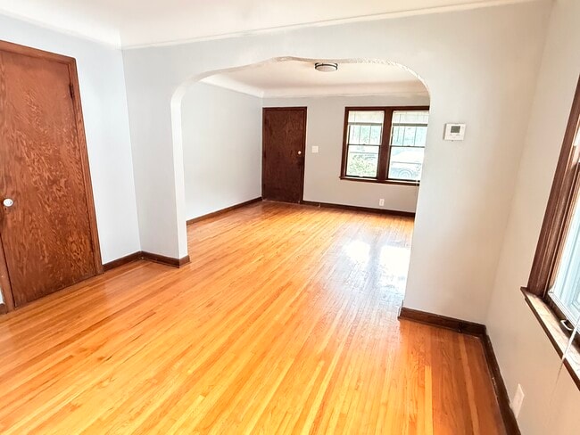Building Photo - 4325 Minnehaha Ave