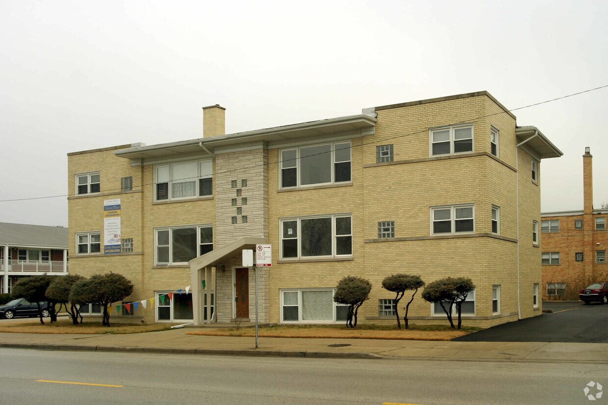 Primary Photo - 7320-7322 W Talcott Ave