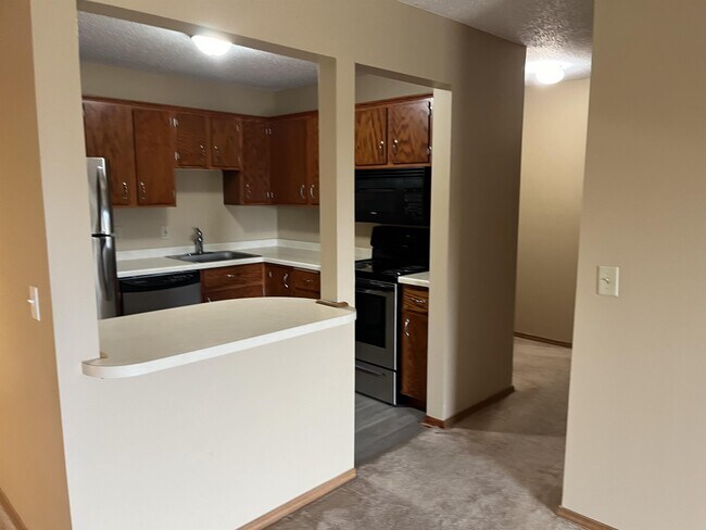 Foto del edificio - 5697 Green Cir Dr
