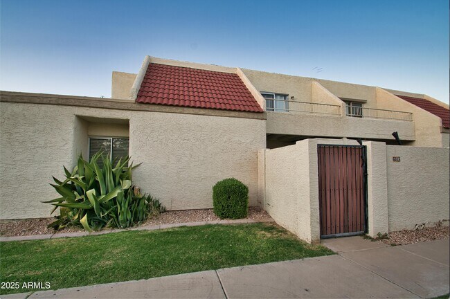 Foto del edificio - 6018 N 79th St