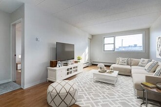 Building Photo - Haworth Manor