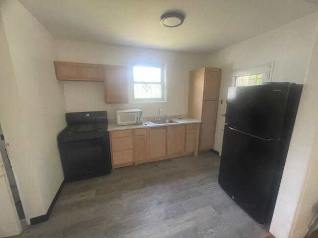 Building Photo - 7245 Campania Ave