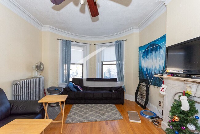 Building Photo - 9/1 No Fee! Renovated 3BR apartment in South End, near Northeastern, Orange line!