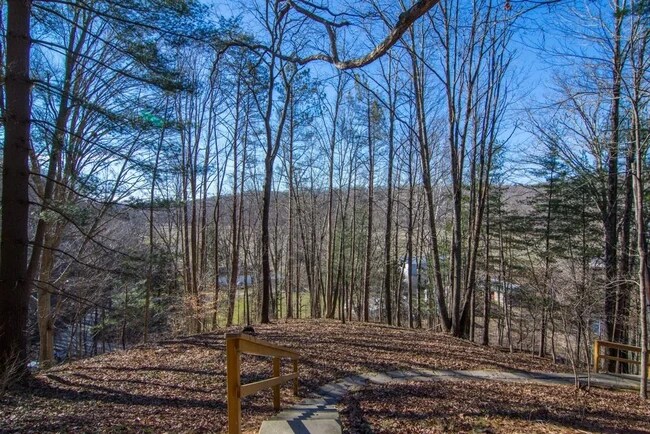 Foto del edificio - 550 N Gettys Creek Rd