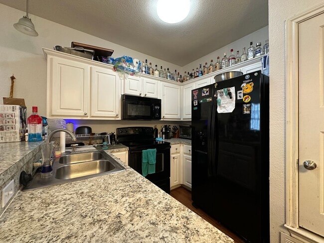 Foto del edificio - 1900 S 16th St