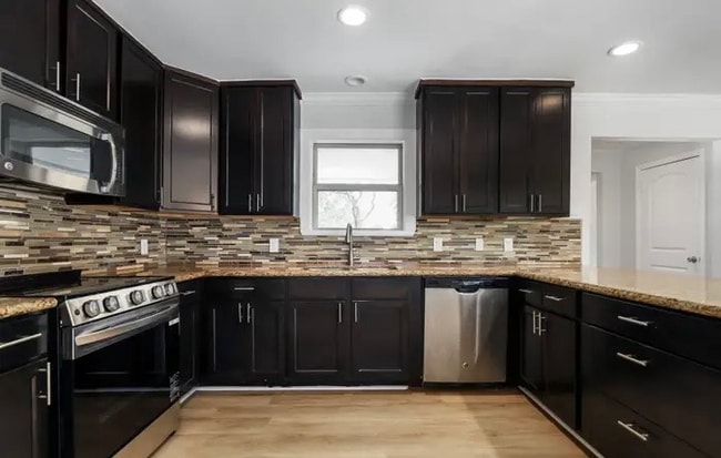 Foto del edificio - 10906 Chimney Rock Rd