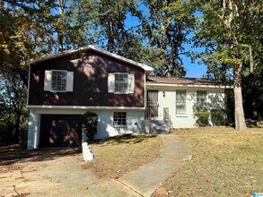 Building Photo - 648 Cort Cir NE