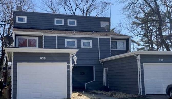 Primary Photo - 3 bedroom in Aurora IL 60506