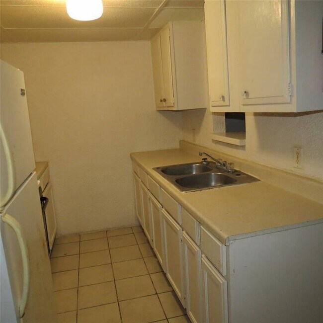 Building Photo - 3417 Avenue O