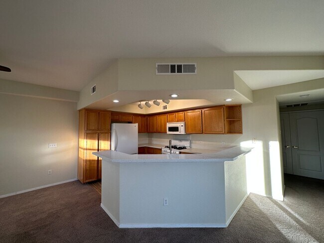Building Photo - Mariposa Condo