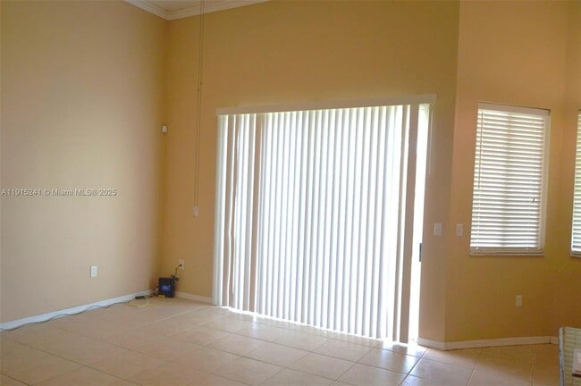 Building Photo - 2202 SE 17th Ave