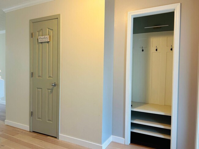 Foto del edificio - Beautiful 4 bedroom, 2.5 bathroom home in ...