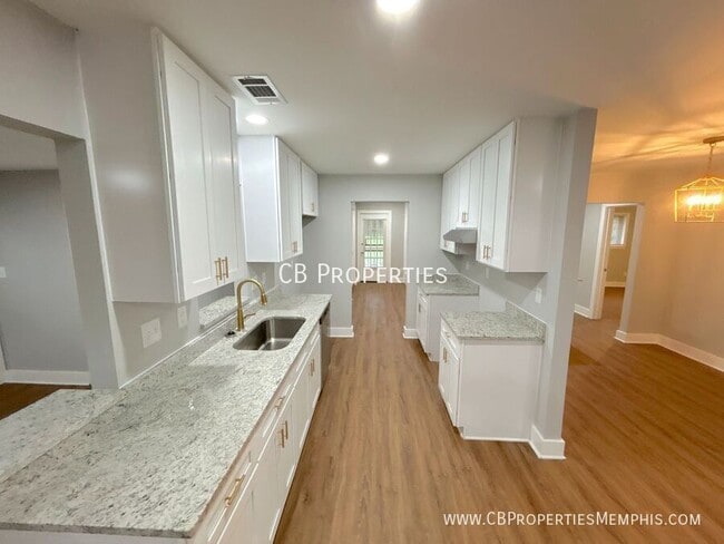 Foto del edificio - 1326 Whitewater-