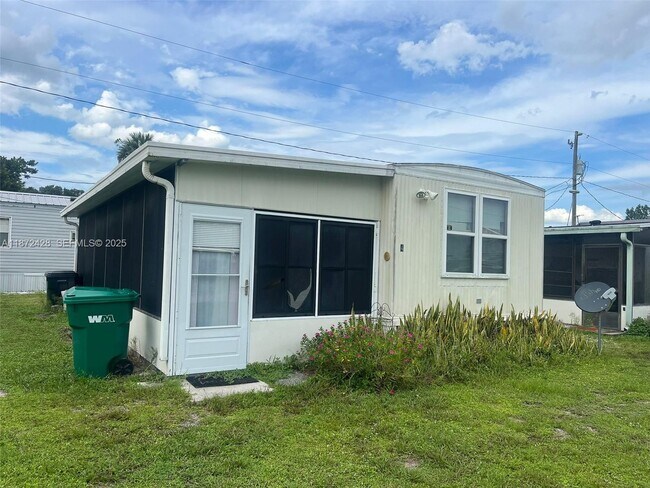 Foto del edificio - 14725 NW 1st Pkwy