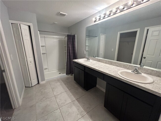 Foto del edificio - 3921 NE 15th Pl