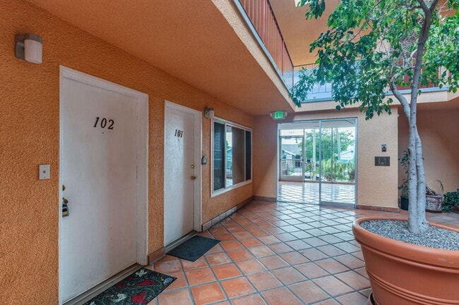 Building Photo - 382 Coronado Ave