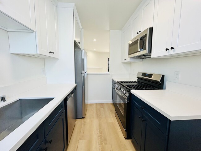 Building Photo - ven920