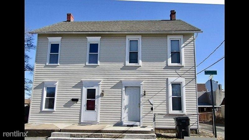 Primary Photo - 1 br, 1 bath Townhome - 133 Pear Street