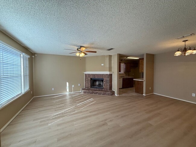 Foto del edificio - Available now!