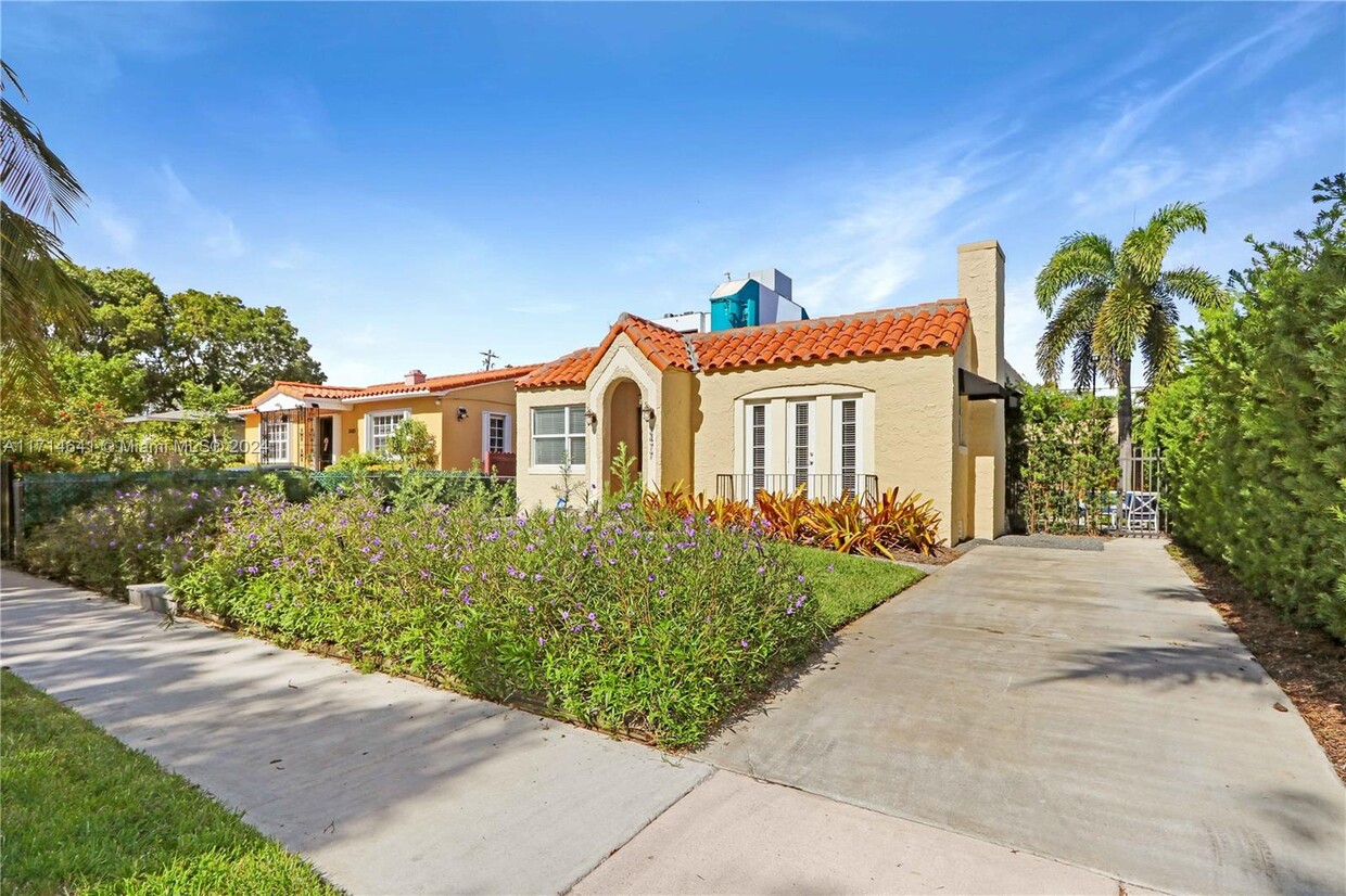 Foto principal - 2477 SW 22nd Terrace