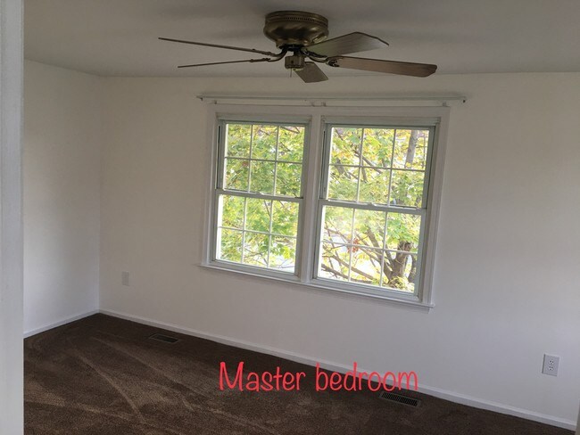 Building Photo - 13 Bantry Ct