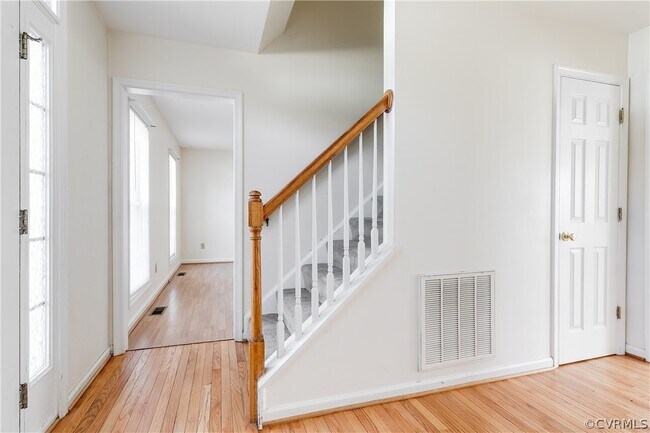 Foto del edificio - 14913 Dogwood Ridge Court