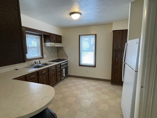 Foto del edificio - 432 Stevenson Ave