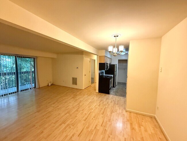 Building Photo - Cedar Hill Condos - Vitalius