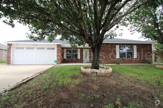Building Photo - 3700 Gus Dr