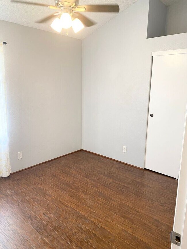 Foto del edificio - Kaneohe-Castle Hills: 4 Bdrm 2 Bath House w/ 2 Car Garage