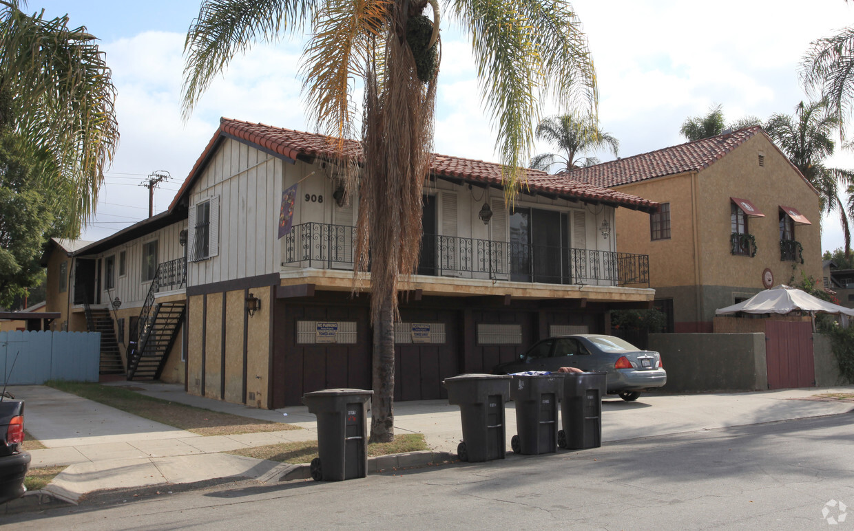 Foto del edificio - 908 Roswell Ave