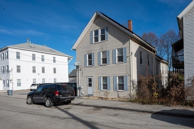 Building Photo - 7 Thenius St