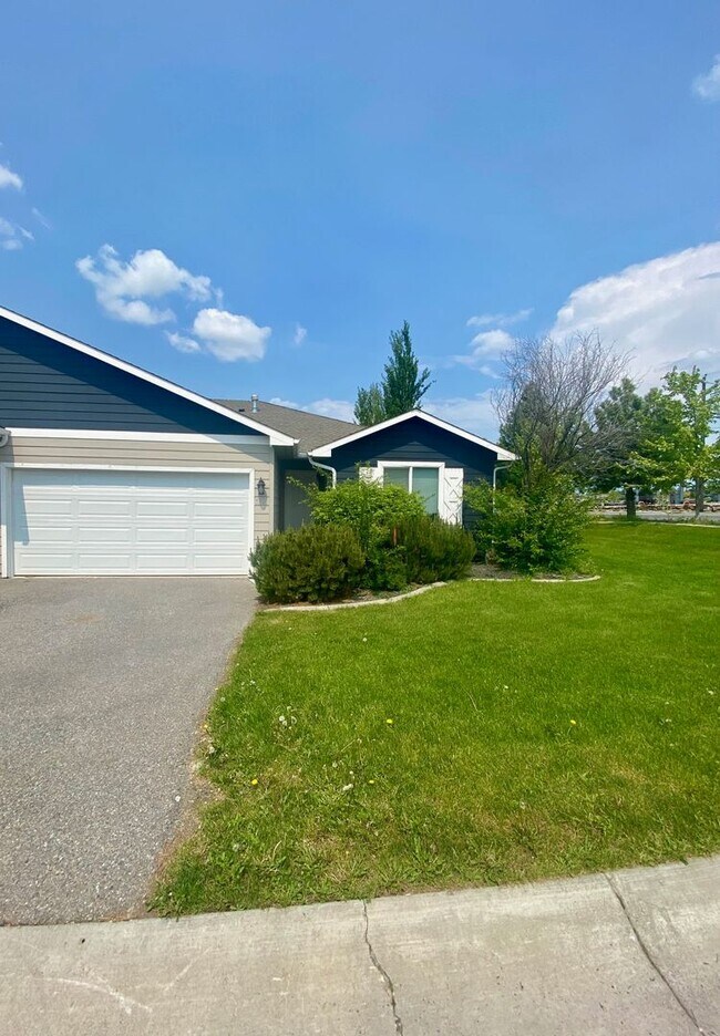 Foto del edificio - 3821-3821 E 58th Ln