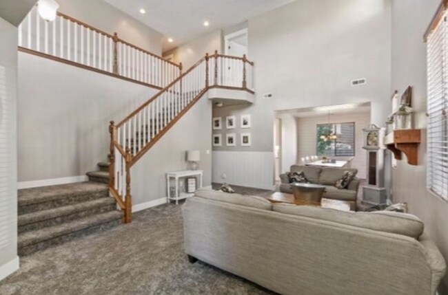 Building Photo - BEAUTIFUL HOME IN DESIRABLE SPRING CREEK R...