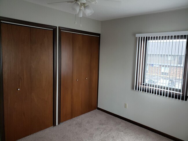 Cieling fan + 2 closets... - 425 Highway 1 W