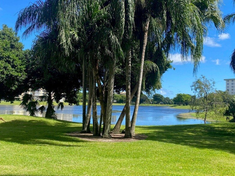 Foto principal - 3051 N Course Dr