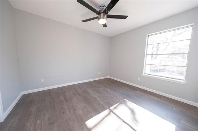 Foto del edificio - 4900 Hawk Cove