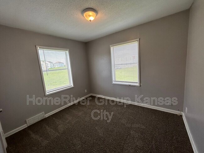 Foto del edificio - 9508 Harrison St