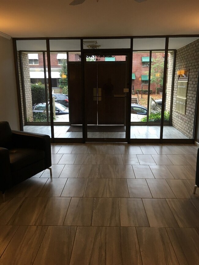 1127 13th St, Huntington, WV 25701 Condo for Rent in Huntington, WV