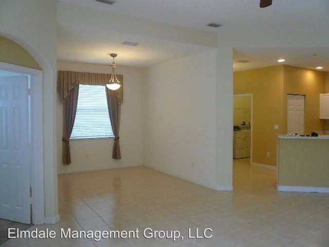 Building Photo - 2 br, 1.5 bath House - 3131 Anthem WAY,
