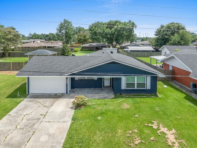 Building Photo - 503 Hickok St