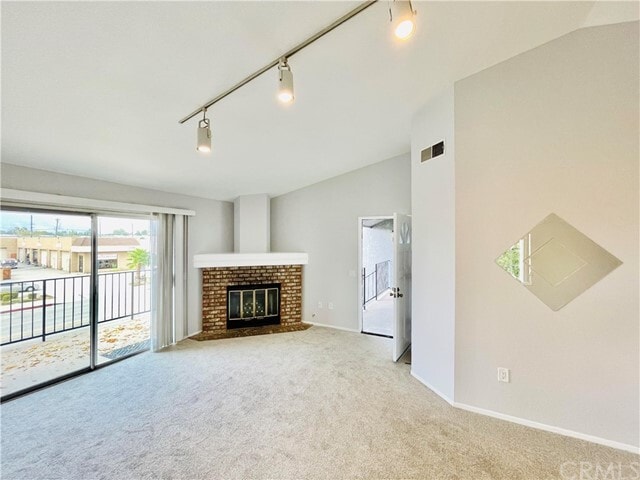 Building Photo - 746 E San Bernardino Rd