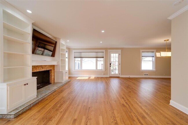 Foto del edificio - 2536 Shirley Avenue